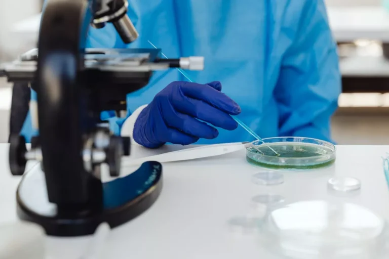 Montreal Startup LifeLore Pathways Debuts to Transform Microbial Research